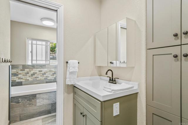 Detail Gallery Image 25 of 54 For 8659 Golf Dr, Spring Valley,  CA 91977 - 3 Beds | 2 Baths