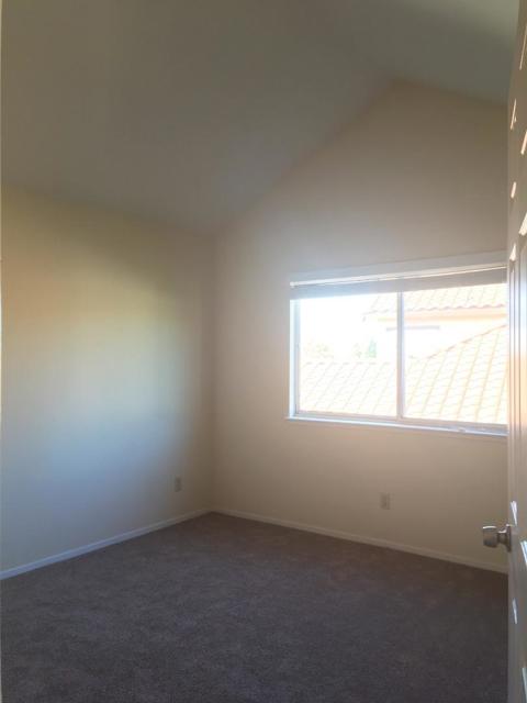 1109 Elmsford Way, Salinas CA: https://media.crmls.org/mediaz/61458996-8ae3-4e0f-b716-f34775d4b812.jpg