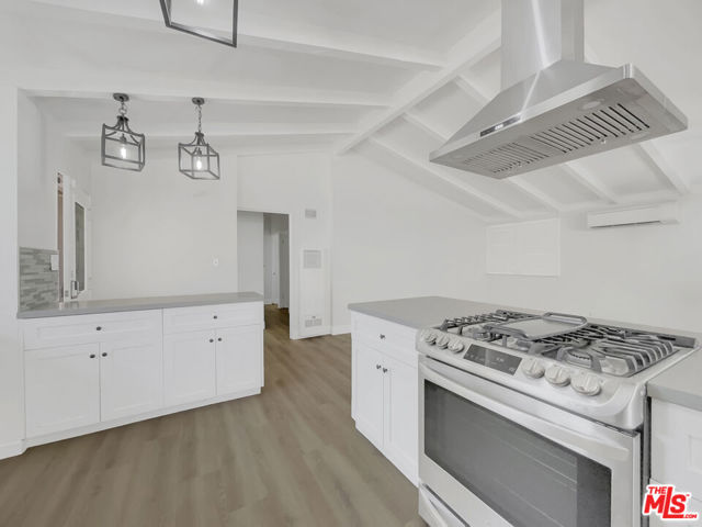 13108 Fellows Avenue, Sylmar CA: https://media.crmls.org/mediaz/614608c6-78bd-45bc-9d5f-4d0c93f6f48e.jpg