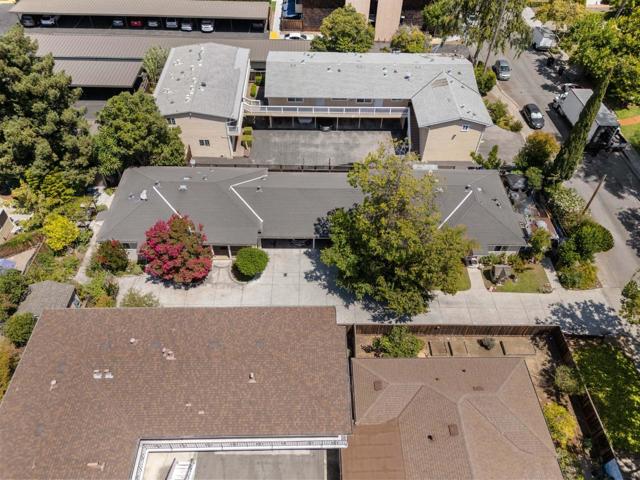 700 Mariposa Avenue, Mountain View CA: https://media.crmls.org/mediaz/614781b6-d885-4d61-b0b7-22be1e227f61.jpg