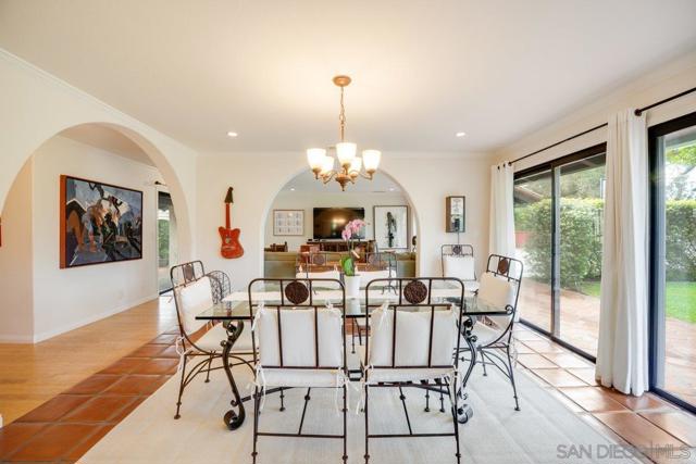 11 Country Glen Rd, Fallbrook CA: https://media.crmls.org/mediaz/61478773-65f7-4ace-b5db-ea91cea98c6a.jpg