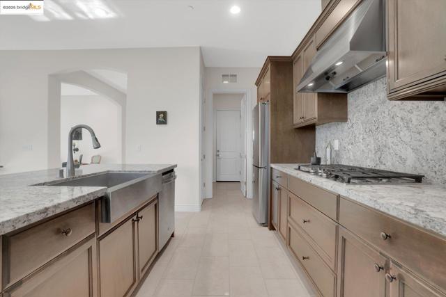 1577 Chianti LN, Brentwood CA: https://media.crmls.org/mediaz/6147afc1-ea0f-4730-abd5-284157f4138a.jpg