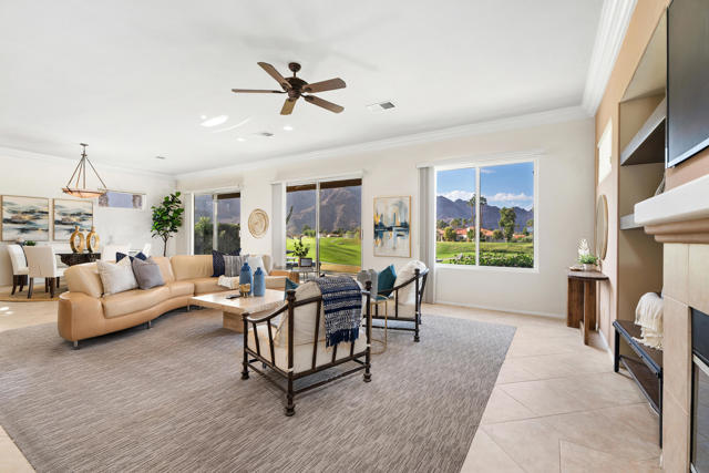 78152 Calle Las Ramblas, La Quinta CA: https://media.crmls.org/mediaz/6147e620-eac0-4cff-8734-ed590b9b4fc2.jpg