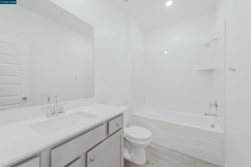 https://media.crmls.org/mediaz/6148260c-8de9-47a5-bcdd-87563b68b2db.jpg?preset=X-Large