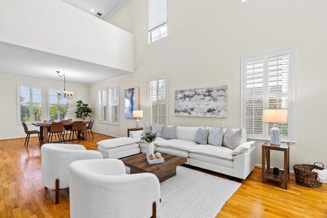 986 Governors Bay Drive, Redwood City CA: https://media.crmls.org/mediaz/61485d49-3949-44de-be6e-9d1446ea9e34.jpg