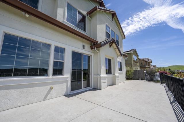 7862 Ridgeline Place, Dublin CA: https://media.crmls.org/mediaz/6148b40b-8ba8-4d28-bb76-3efc8aaa532f.jpg