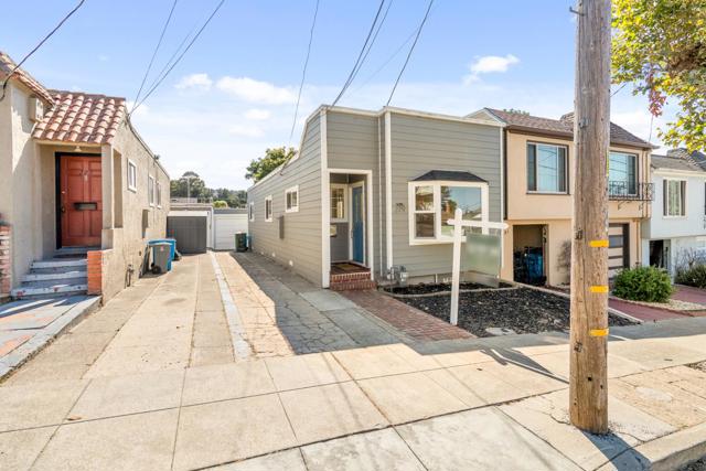 279 Elm Avenue, San Bruno CA: https://media.crmls.org/mediaz/6148d4d5-9aa4-4a34-bf54-9d340a4d509f.jpg
