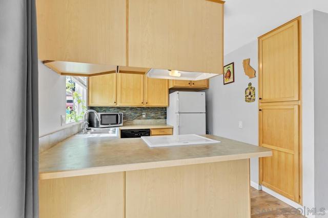 5875 Reo Ter, San Diego CA: https://media.crmls.org/mediaz/614a9d29-96fb-42ad-9695-662d5e6c085b.jpg