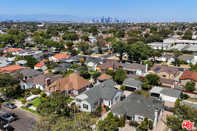 3860 Hepburn Avenue, Los Angeles CA: https://media.crmls.org/mediaz/614c6435-3ef3-4027-ad5c-d21d0b71eca5.jpg