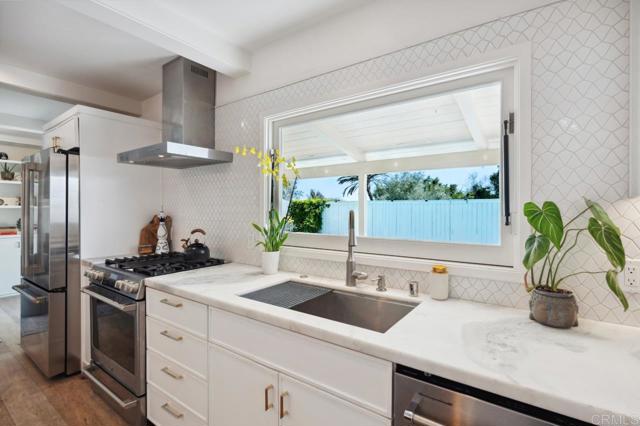 5171 College Gardens Court, San Diego CA: https://media.crmls.org/mediaz/614c8ad3-4d53-41f5-b074-ec638ee780f3.jpg