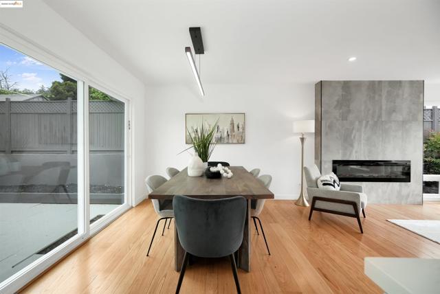 4847 Dunkirk Ave, Oakland CA: https://media.crmls.org/mediaz/614cb883-7203-47e7-a4f9-40a338c37a42.jpg