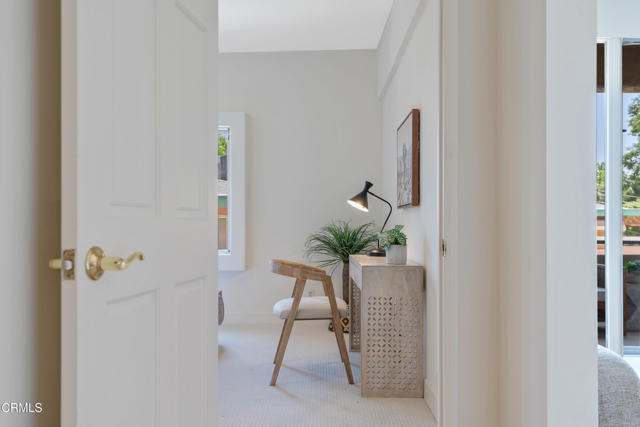 960 San Pasqual Street, Pasadena CA: https://media.crmls.org/mediaz/614cc457-08b5-4978-a6f8-63f990fc9a69.jpg