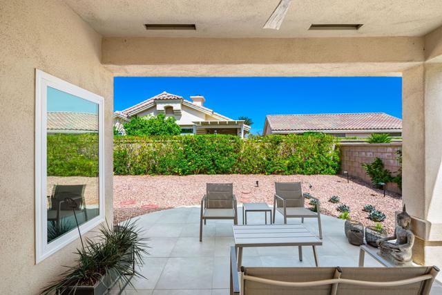 78902 Chardonnay Way, Palm Desert CA: https://media.crmls.org/mediaz/614f4da5-6b2a-41a9-9eb0-1281f93b637a.jpg