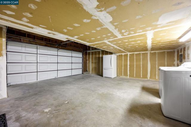 505 Ridgeview Ct, Pleasant Hill CA: https://media.crmls.org/mediaz/614f50c8-c4a6-43d6-86c6-93f0d2157ea5.jpg