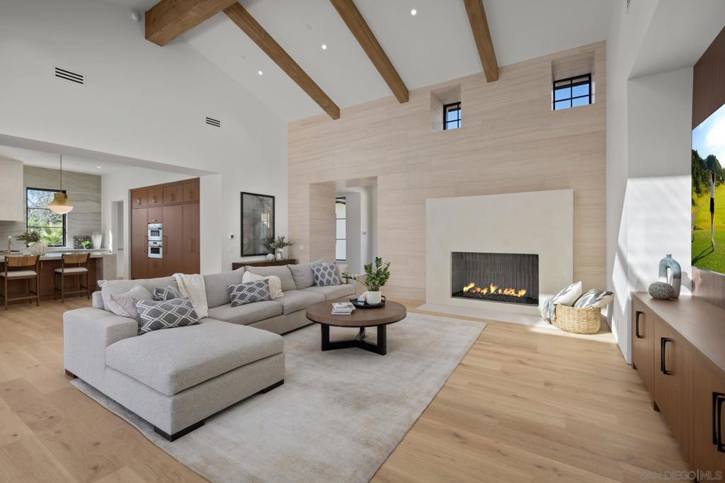 MLS #250043116SD image #12