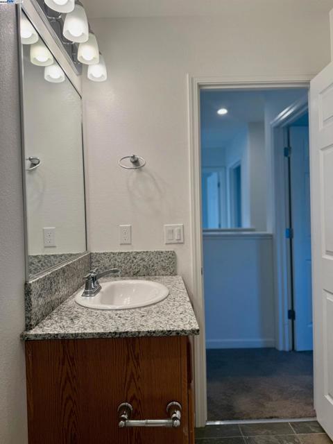 105 Harp Ct, Merced CA: https://media.crmls.org/mediaz/61509216-81ac-490e-bcae-fbcf1320ce88.jpg
