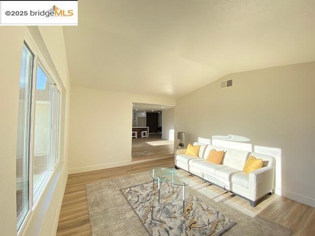 1832 Elkwood dr, Concord CA: https://media.crmls.org/mediaz/6151139a-4f60-4366-a473-acd4f97a2c6d.jpg