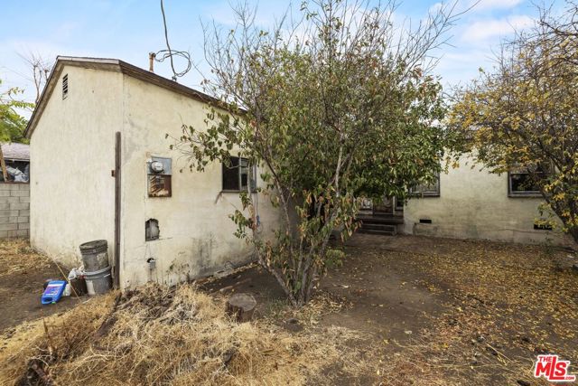 13723 Pinney Street photo 8
