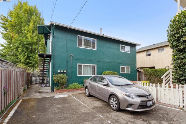 2120 Encinal Ave, Alameda CA: https://media.crmls.org/mediaz/61515c43-57b5-4ed6-be9c-694123f74f86.jpg