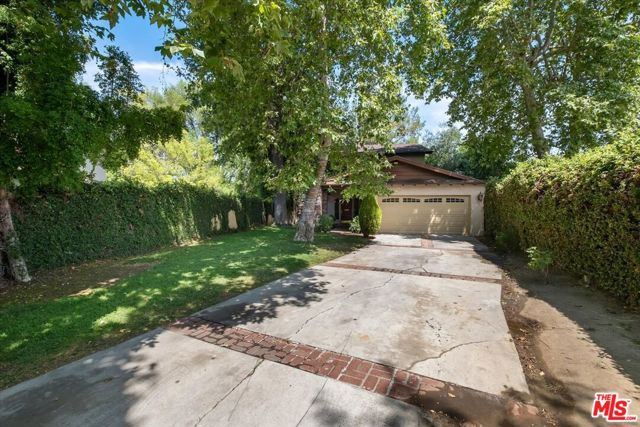 23333 GONZALES Drive photo 2