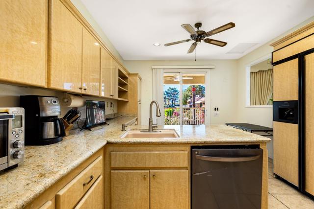 153 Lake Shore Drive, Rancho Mirage CA: https://media.crmls.org/mediaz/6151e7e9-43ac-4bc2-a345-476d094235c6.jpg