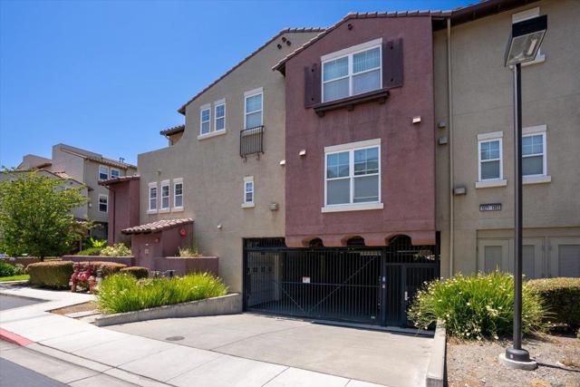 1339 Marcello Drive, San Jose CA: https://media.crmls.org/mediaz/61522dcc-f563-41ee-94d4-501848c08e01.jpg