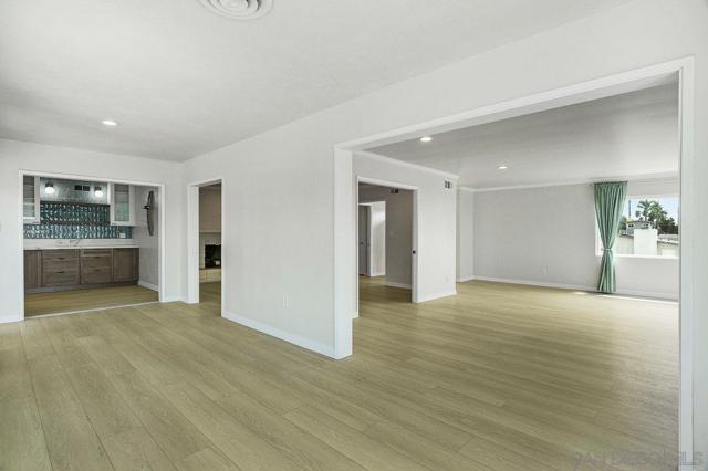 4462 Algeciras, San Diego CA: https://media.crmls.org/mediaz/61524102-0406-454d-9e51-41b5d3669ec5.jpg
