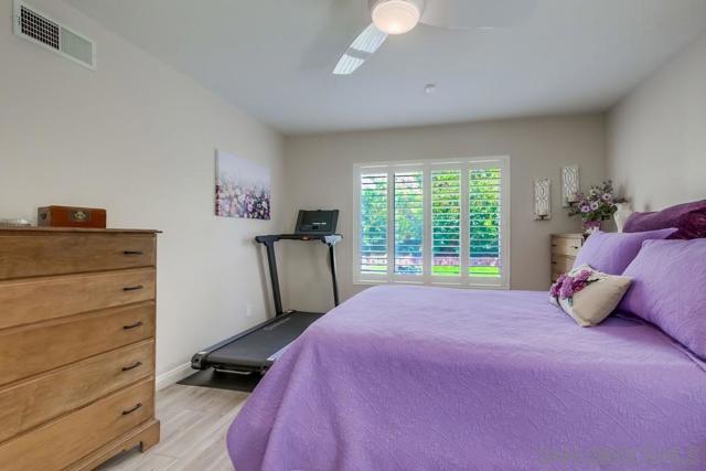 10970 Shy Bird Ln, San Diego CA: https://media.crmls.org/mediaz/61540f27-de02-42ca-bcd8-2f4dcdbbe9db.jpg