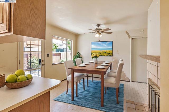 40122 Besco Dr, Fremont CA: https://media.crmls.org/mediaz/61542a85-5313-4624-a39d-5dab32bac9aa.jpg