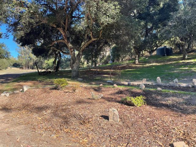 319 Echo Valley Road, Salinas CA: https://media.crmls.org/mediaz/6154b3e6-5233-4daa-a0dd-1171cbfe6933.jpg