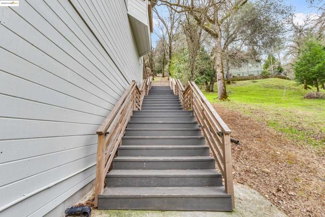 16806 Brewer Rd, Grass Valley CA: https://media.crmls.org/mediaz/6154de8d-6f03-4216-8f75-a25d789aa1c3.jpg