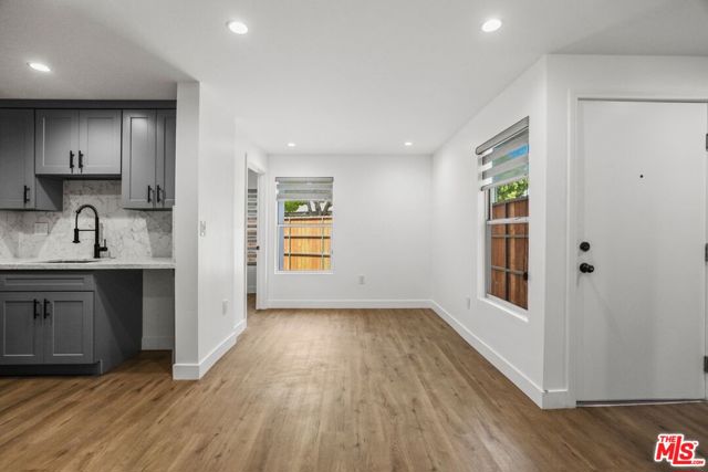 2001 Penmar Avenue, Venice CA: https://media.crmls.org/mediaz/61550ef5-67e6-47fe-b180-7608211ce50f.jpg