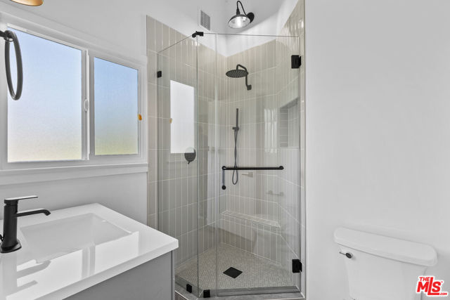 5656 Penfield Avenue, Woodland Hills CA: https://media.crmls.org/mediaz/61564209-d422-41db-bd7b-7c57a4d919bc.jpg