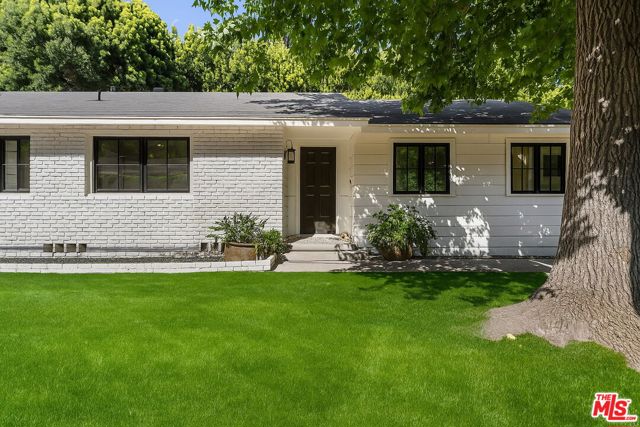 1450 N Bundy Drive, Los Angeles CA: https://media.crmls.org/mediaz/6156c60a-2428-4901-9d07-4bb9a2e4bacb.jpg
