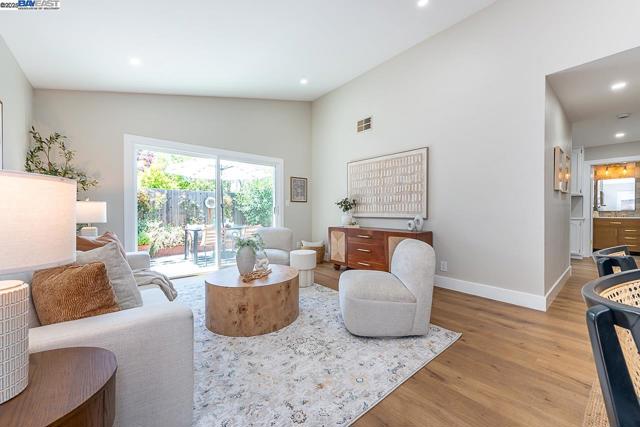 Image 24 of 54 For 32996 Soquel St