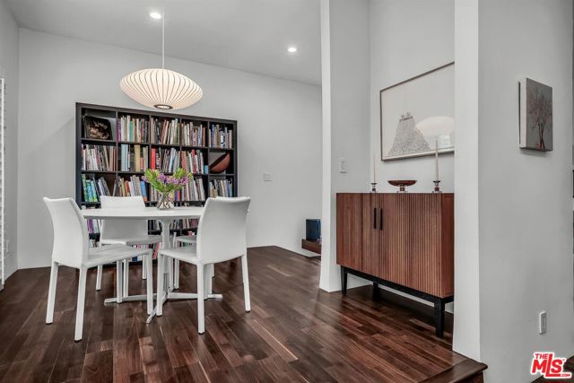 2332 Fox Hills Drive, Los Angeles CA: https://media.crmls.org/mediaz/6158db91-d034-414e-8ab0-45e8dd226134.jpg