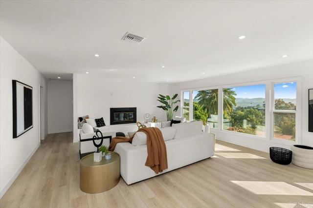 874 Hacienda Drive, El Cajon CA: https://media.crmls.org/mediaz/6159dd73-d9fb-47a2-a203-06a9f8ebd311.jpg