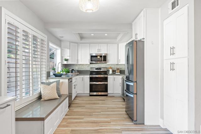 3576 Normandy, Oceanside CA: https://media.crmls.org/mediaz/615a05ea-3d5b-4e8b-b2b3-fe12c41455f4.jpg