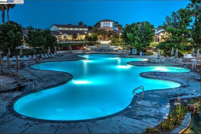 5090 Archcrest Way, Sacramento CA: https://media.crmls.org/mediaz/615a985a-77cd-41b1-b0fa-7be40738b715.jpg
