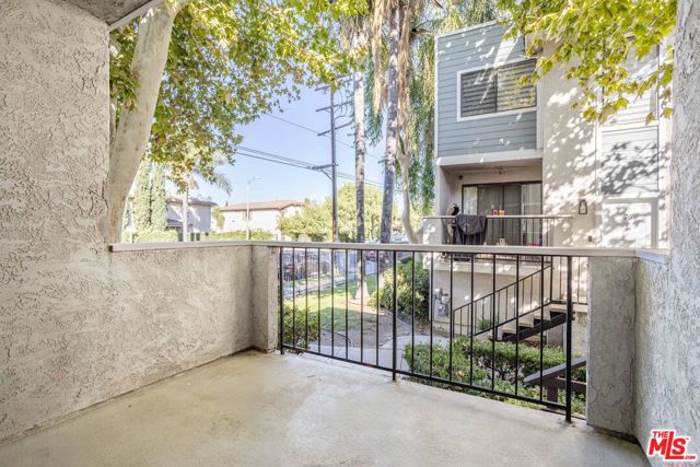 9140 Burnet Avenue, North Hills CA: https://media.crmls.org/mediaz/615aa257-2dcd-45a3-be62-074cc70729ce.jpg