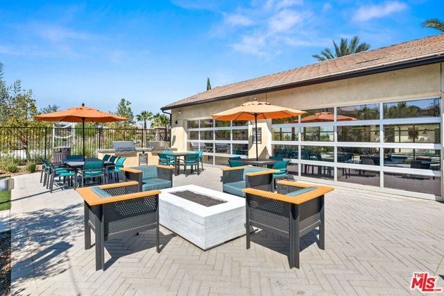 36731 Cordoba Trail, Beaumont CA: https://media.crmls.org/mediaz/615af866-ab85-43a1-9a00-1c14d3bc7776.jpg