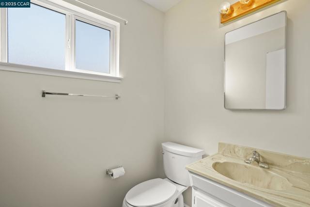 715 Graymont Circle, Concord CA: https://media.crmls.org/mediaz/615b136a-93fc-4f04-bbc1-e368e2ff8242.jpg
