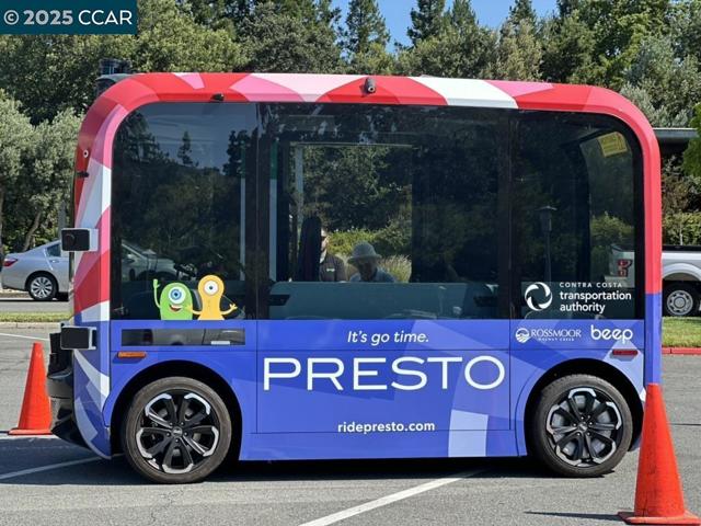 2933 Ptarmigan Dr, Walnut Creek CA: https://media.crmls.org/mediaz/615b3175-19a4-4e0d-a363-ee27333708e6.jpg