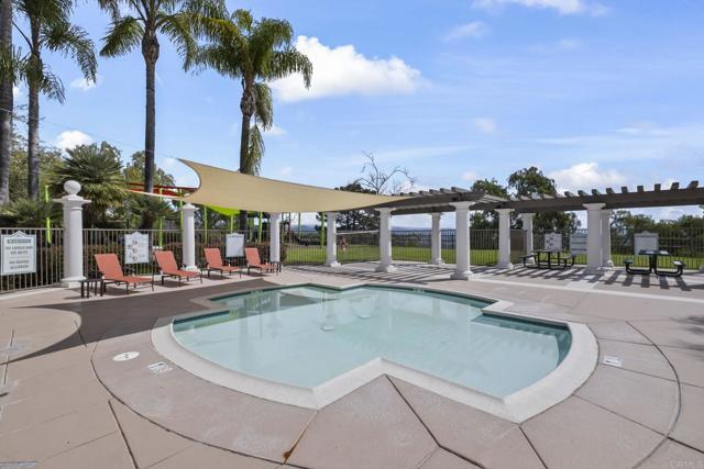 2471 Bear Rock, Escondido CA: https://media.crmls.org/mediaz/615bcb7e-57ae-4efb-a95b-bd11ba2f9c0f.jpg