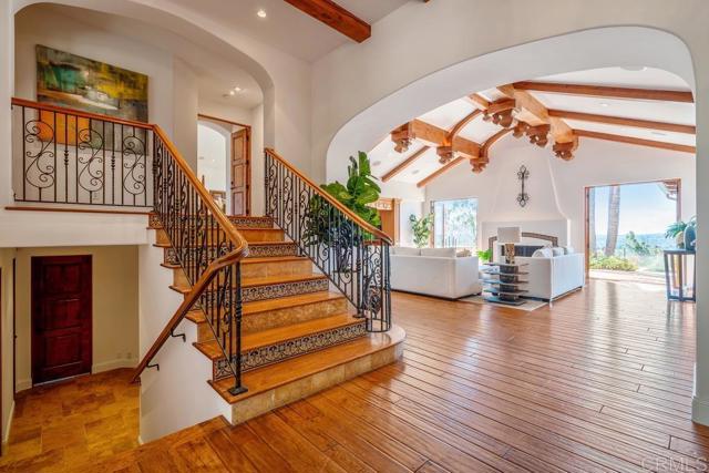 Detail Gallery Image 13 of 18 For 17140 El Mirador, Rancho Santa Fe,  CA 92067 - 5 Beds | 5/1 Baths