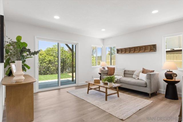 2845 Cottingham St, Oceanside CA: https://media.crmls.org/mediaz/615d8a94-571d-453a-adaa-ab1d07bb8a98.jpg