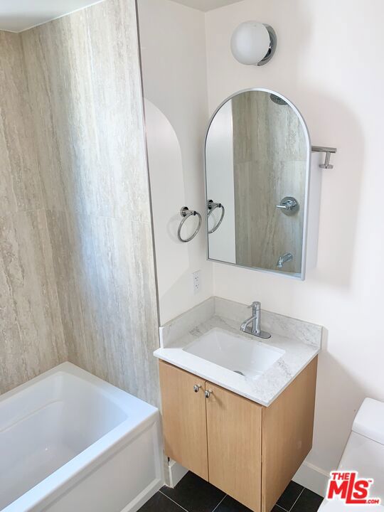 1822 Overland Avenue, Los Angeles CA: https://media.crmls.org/mediaz/615e87e2-7501-488b-a2ca-67b5c241b8a9.jpg
