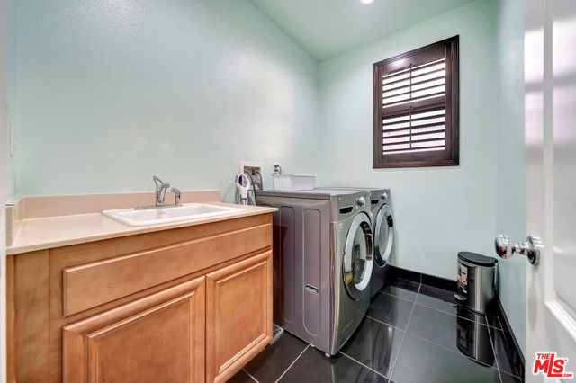 15624 Derrico Lane, Canyon Country CA: https://media.crmls.org/mediaz/615ef54f-2fa1-45ef-bab5-378608d8da93.jpg