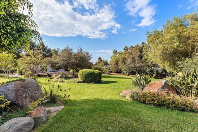 Detail Gallery Image 3 of 53 For 1620 Drury Ln, Vista,  CA 92084 - 8 Beds | 7/1 Baths