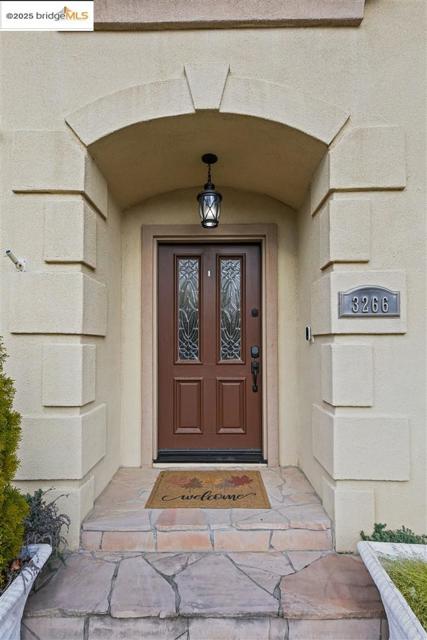 3266 Congressional Cir, Fairfield CA: https://media.crmls.org/mediaz/615f3ef1-249b-473d-ad34-bff8274219e0.jpg